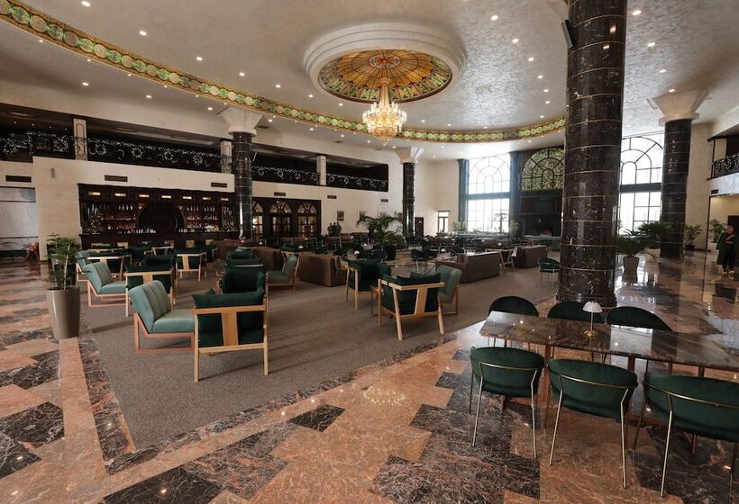 Eighty Eight Deluxe Hotel & Spa