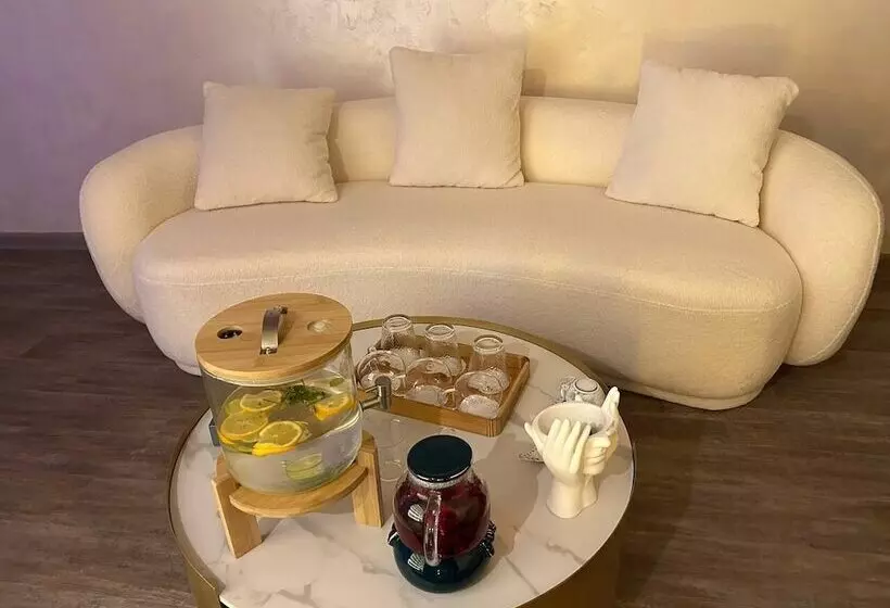 Eighty Eight Deluxe Hotel & Spa