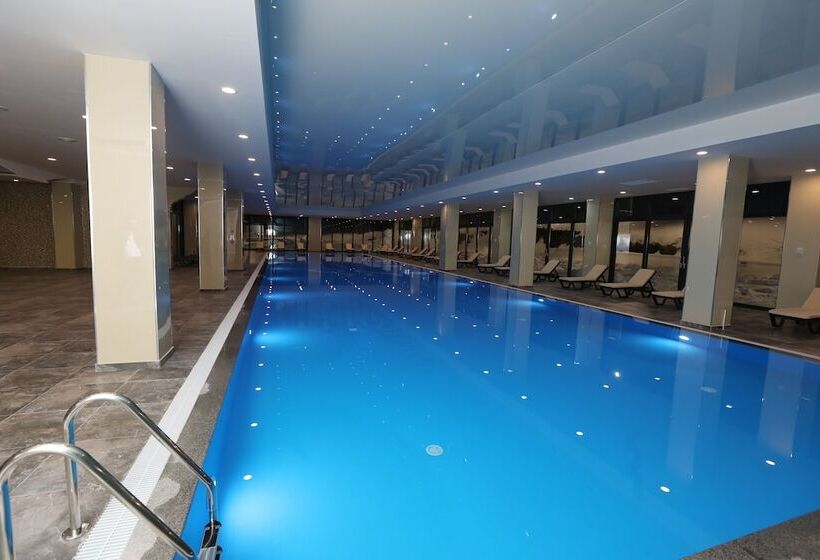 Eighty Eight Deluxe Hotel & Spa