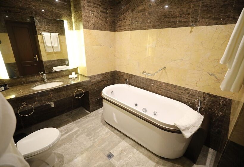 Eighty Eight Deluxe Hotel & Spa