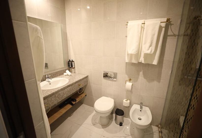 Eighty Eight Deluxe Hotel & Spa