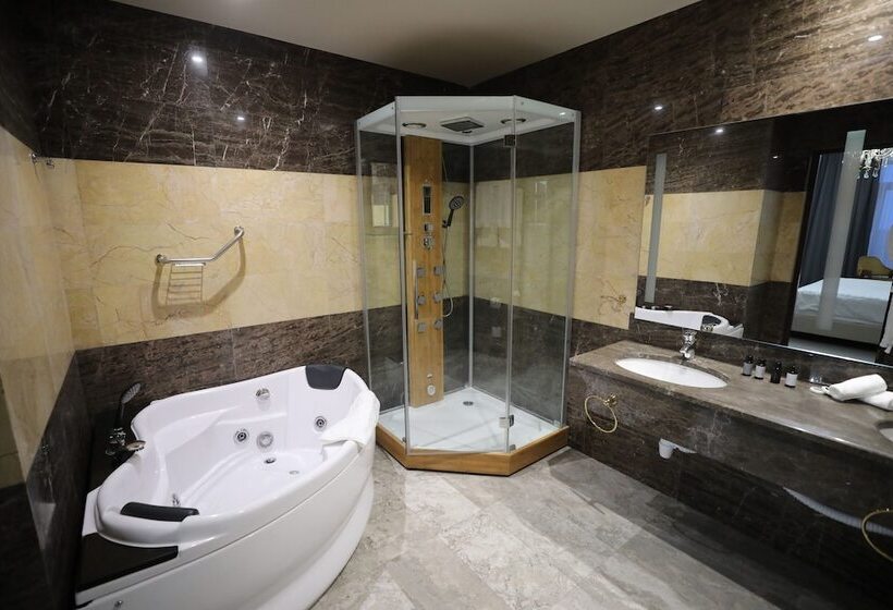 Eighty Eight Deluxe Hotel & Spa