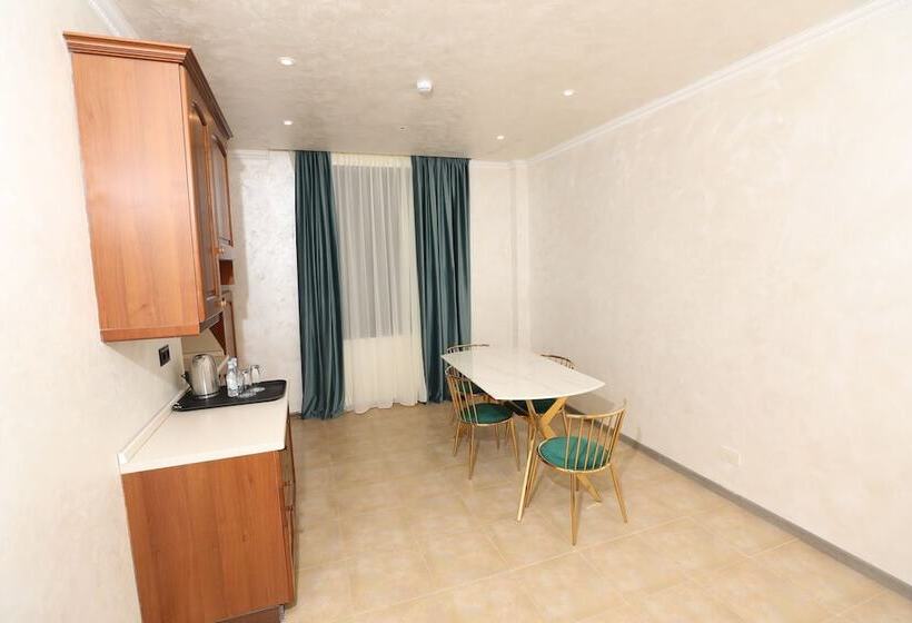 Eighty Eight Deluxe Hotel & Spa