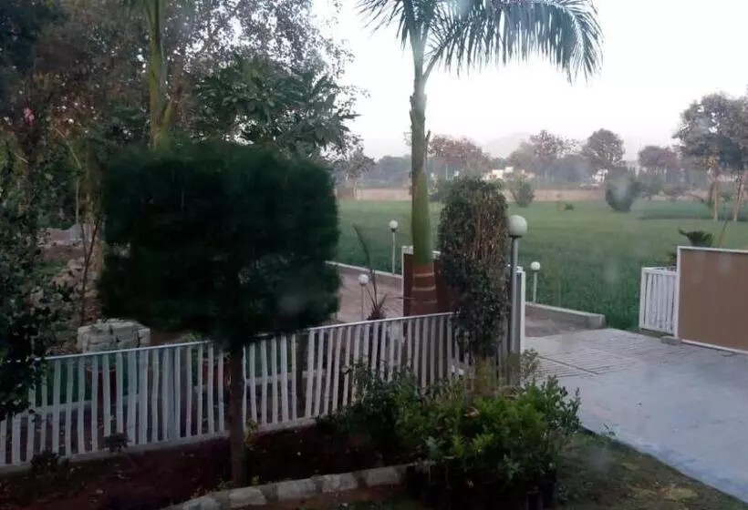 ホテル Bhagrecha Farms   A Memorable Farm Stay