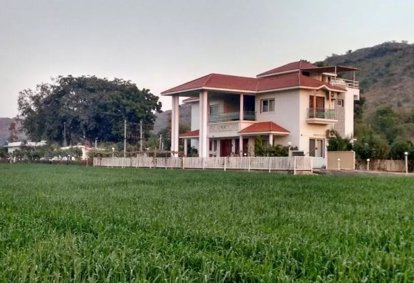 ホテル Bhagrecha Farms   A Memorable Farm Stay