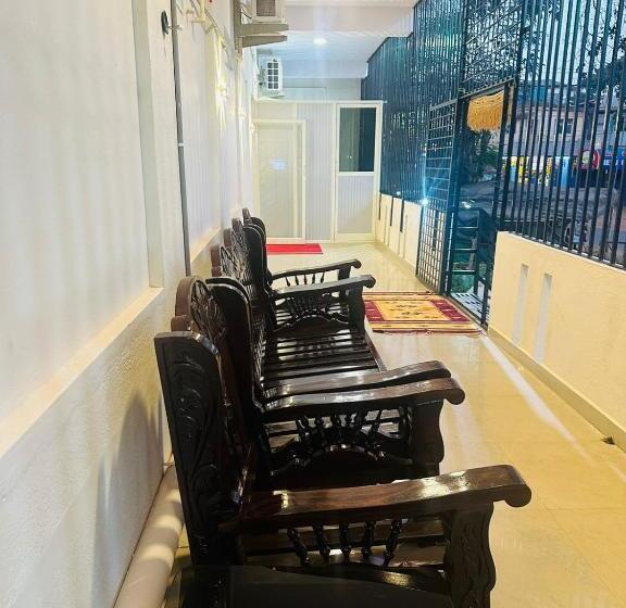 호텔 Yatri Nivas Sagara