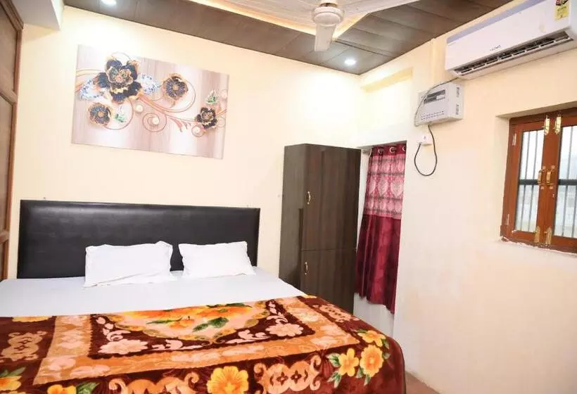 Majatalo Anjaneya Dham Guest House