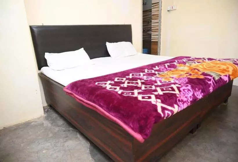 Majatalo Anjaneya Dham Guest House