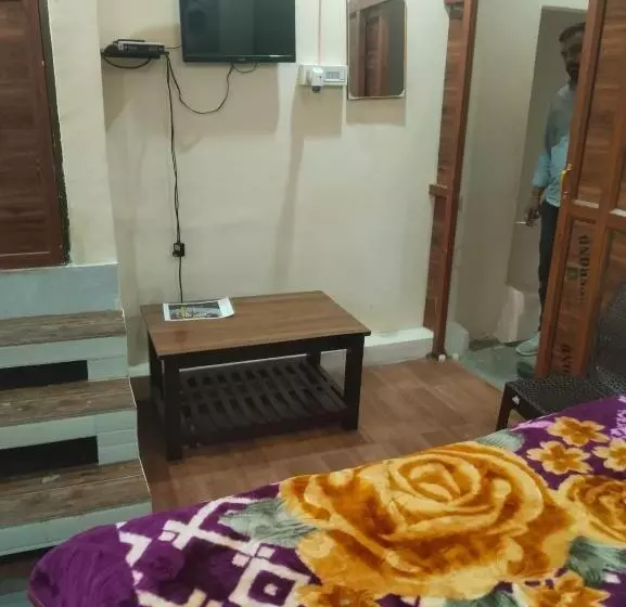 Majatalo Anjaneya Dham Guest House