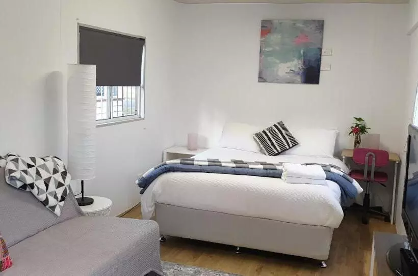 پانسیون Zen Escape Guest House  Hidden Little Gem, Funky Corner, Boutique Granny Flat