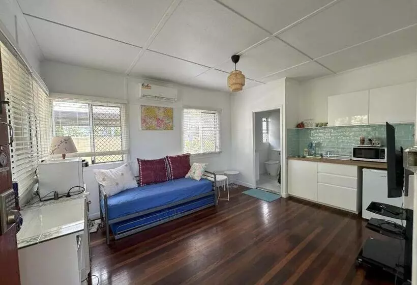 پانسیون Zen Escape Guest House  Hidden Little Gem, Funky Corner, Boutique Granny Flat