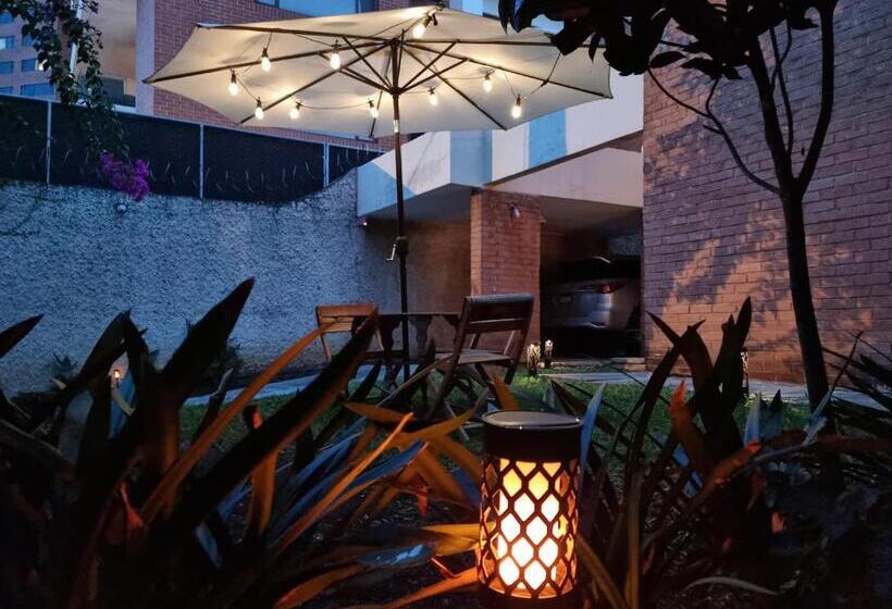 پانسیون Nomad House