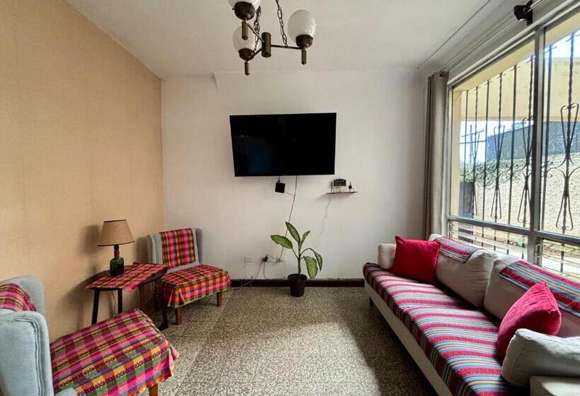 پانسیون Nomad House