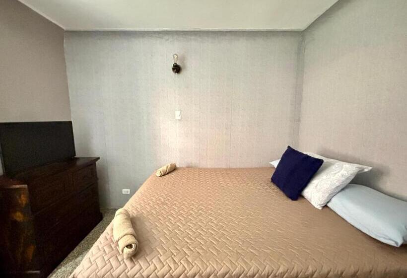 پانسیون Nomad House