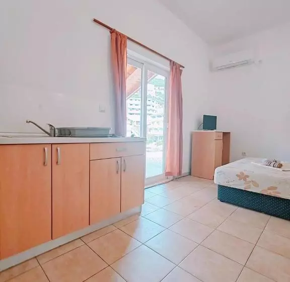 پانسیون Rooms And Apartments Matuško