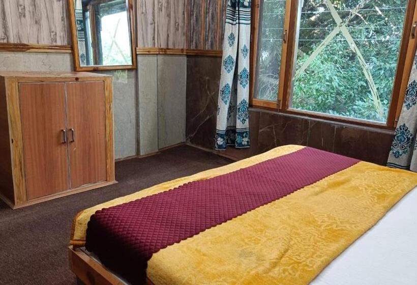 Phoenix Hotel & Restaurant