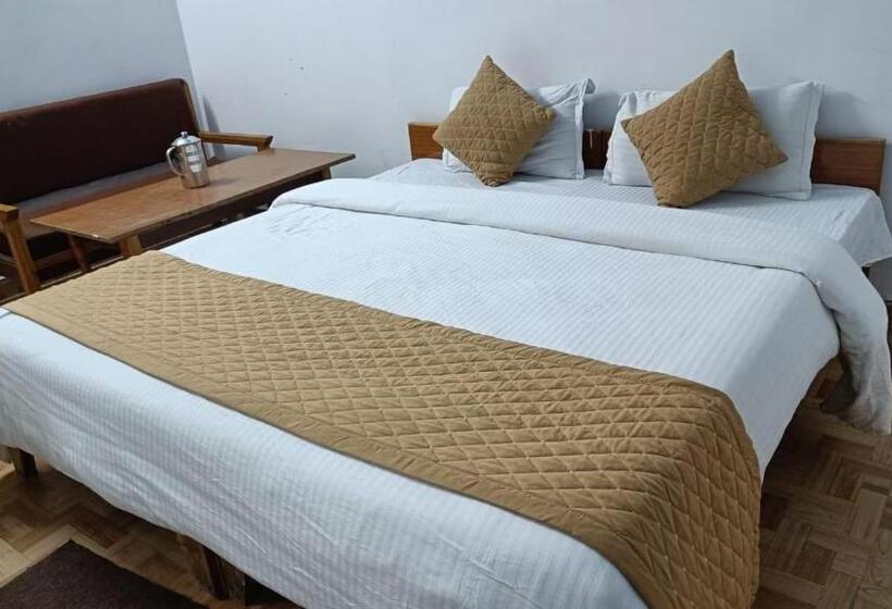 Phoenix Hotel & Restaurant