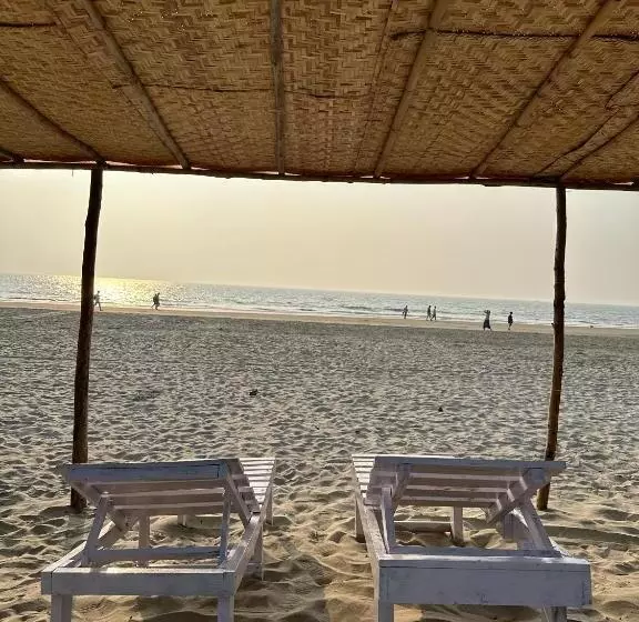 リゾートホテル Seaom Beach Huts And Tents