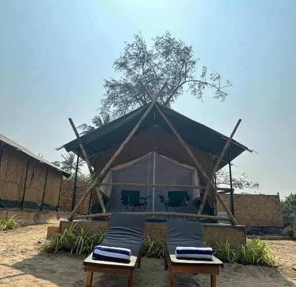 リゾートホテル Seaom Beach Huts And Tents