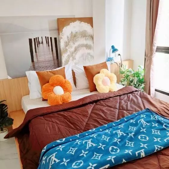 Airhub Hostel Phuket Airport