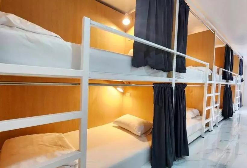 Airhub Hostel Phuket Airport
