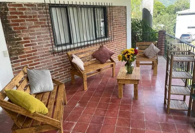 Retkeilymaja Casa Los Aguacates