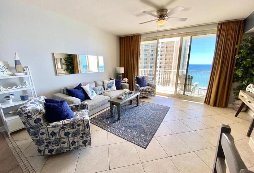 Amazing Views! Great Beachfront Panama City Condo