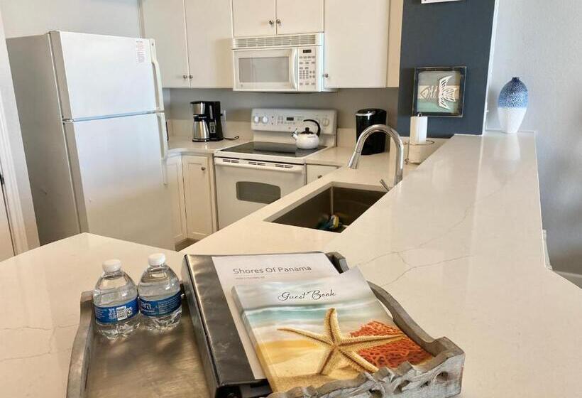 Amazing Views! Great Beachfront Panama City Condo