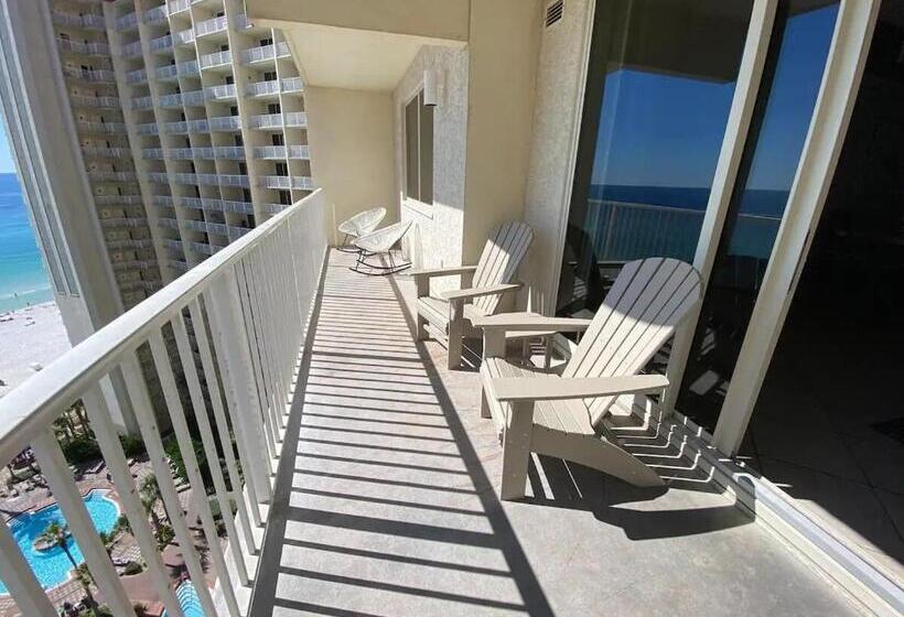 Amazing Views! Great Beachfront Panama City Condo