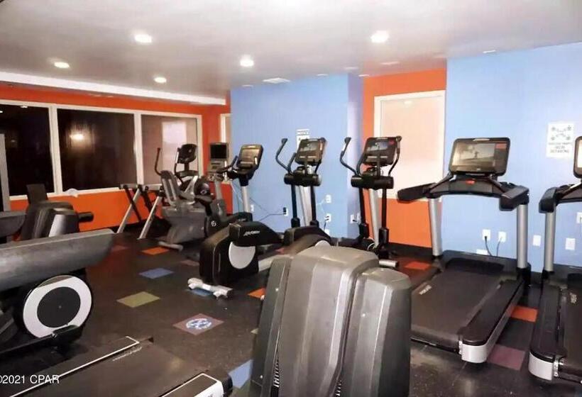 Amazing Views! Great Beachfront Panama City Condo