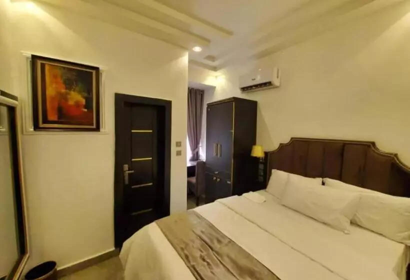 De Bullion Hotels