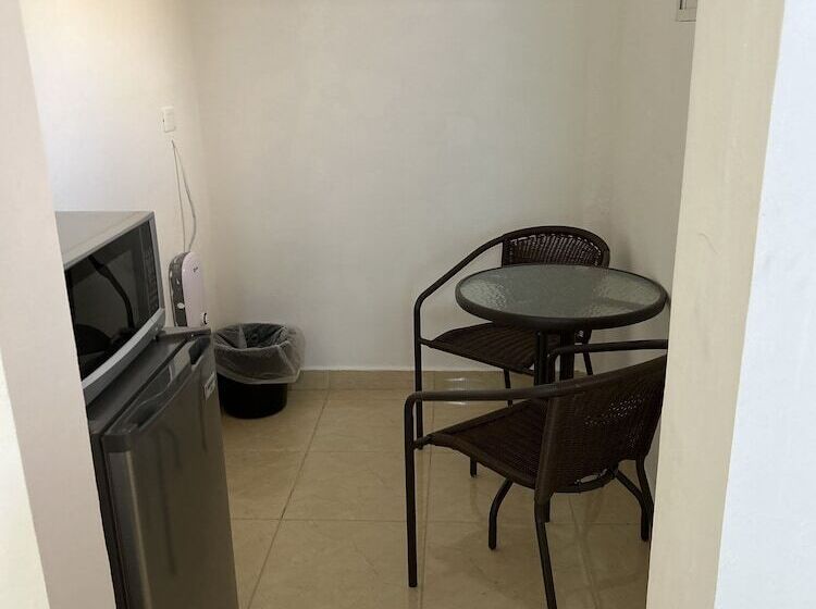 Hillmon S Hotel Bar Lounge