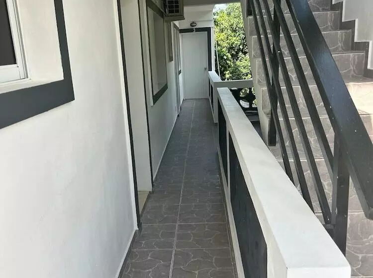 Hillmon S Hotel Bar Lounge