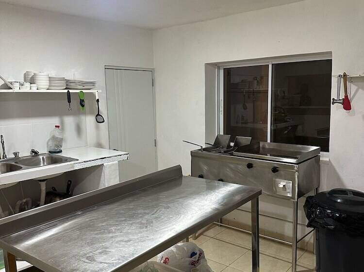 Hillmon S Hotel Bar Lounge