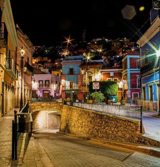 هتل کپسول Casa Posos