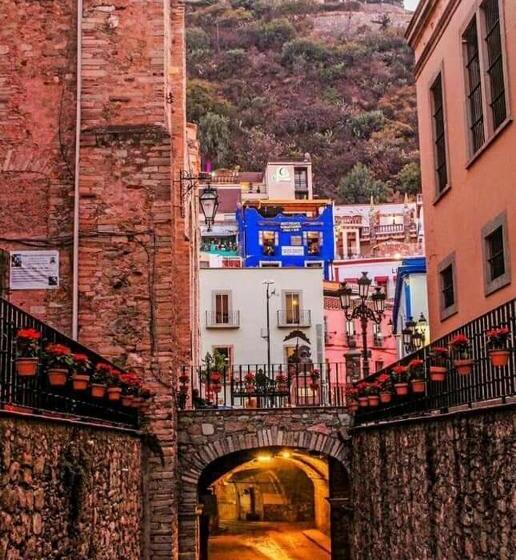 هتل کپسول Casa Posos