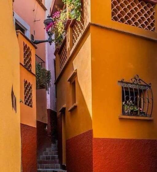 هتل کپسول Casa Posos