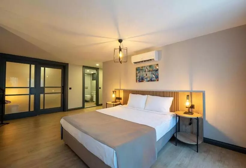 Hotelli Leli̇ko Suites