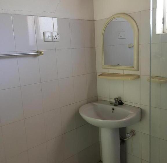 בית מלון כפרי Polonnaruwa Holiday Inn