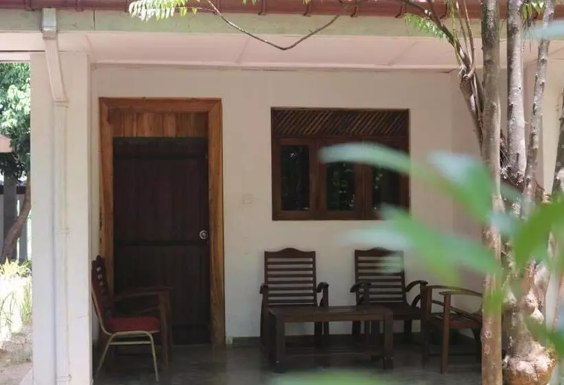 ホテル Polonnaruwa Holiday Inn
