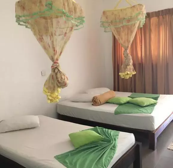 ホテル Polonnaruwa Holiday Inn