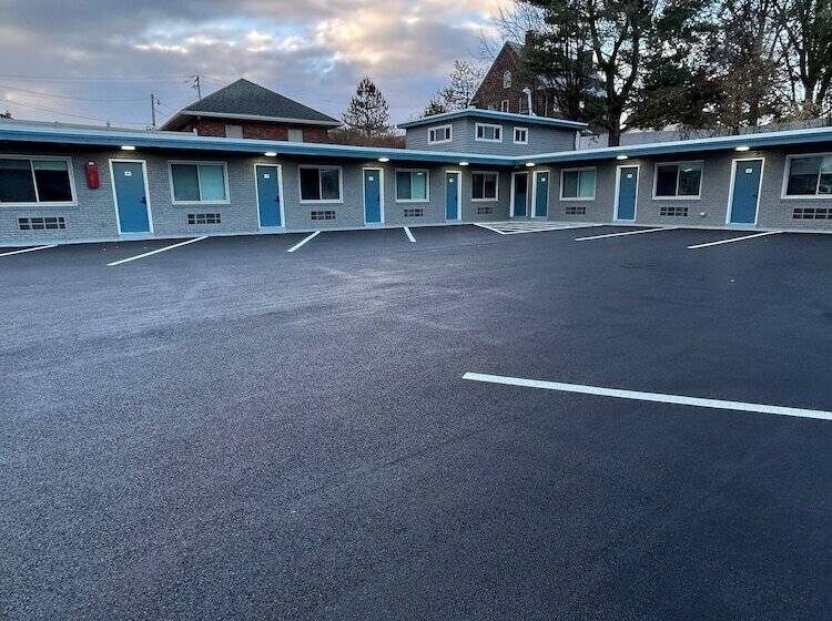 בית מלון כפרי Residency Inn & Studios