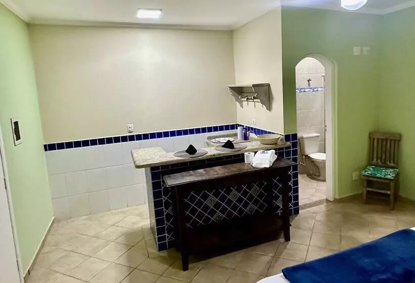 ホテル Surfside Suites