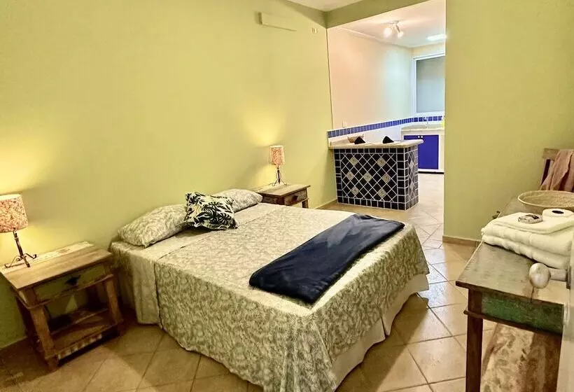 ホテル Surfside Suites