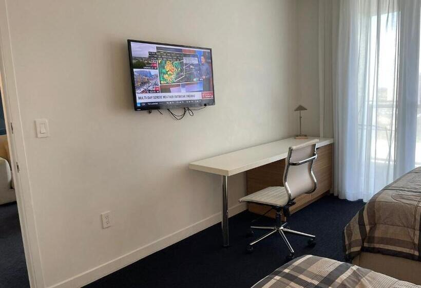 Iconic View   Family 2br Suite   Hotel   Fiber Internet