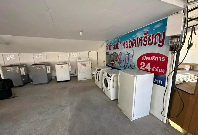 Lonely Beach Complex Titanic Hotel In Beach Shopping Street Markets ในศูนการค้าติดทะเล