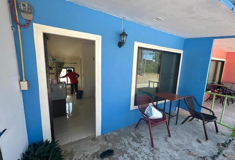 Lonely Beach Complex Titanic Hotel In Beach Shopping Street Markets ในศูนการค้าติดทะเล