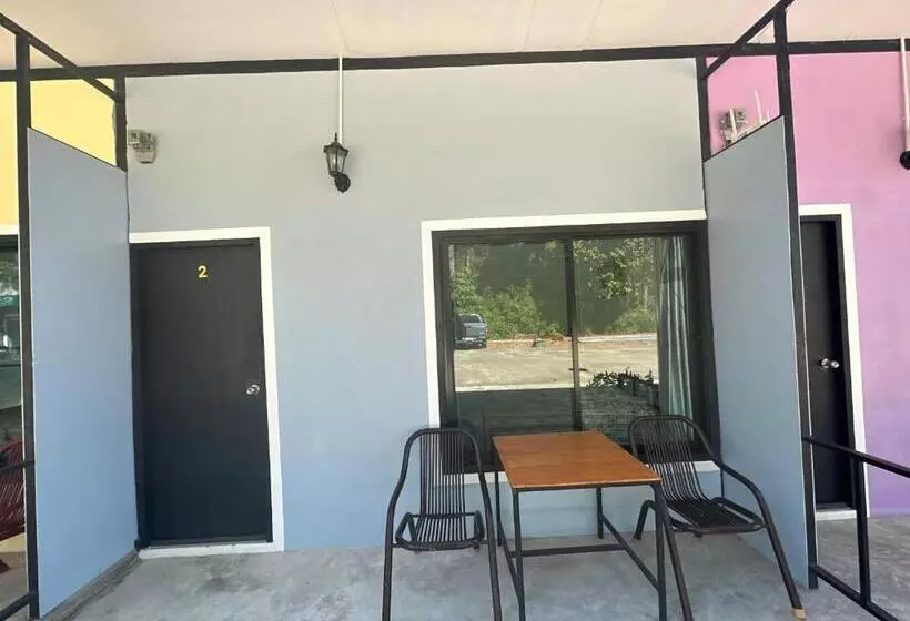 Lonely Beach Complex Titanic Hotel In Beach Shopping Street Markets ในศูนการค้าติดทะเล