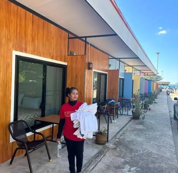 Lonely Beach Complex Titanic Hotel In Beach Shopping Street Markets ในศูนการค้าติดทะเล