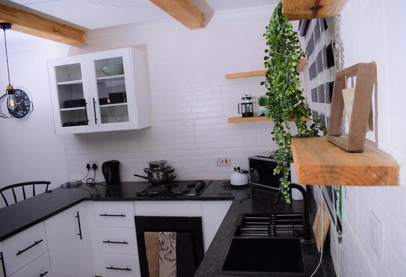 پانسیون Kanana Villas